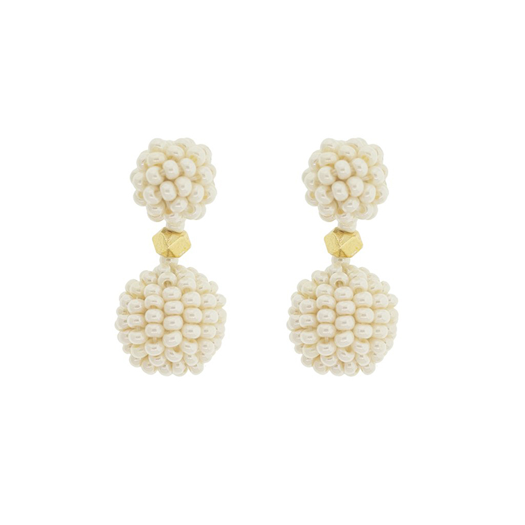 Earrings cream